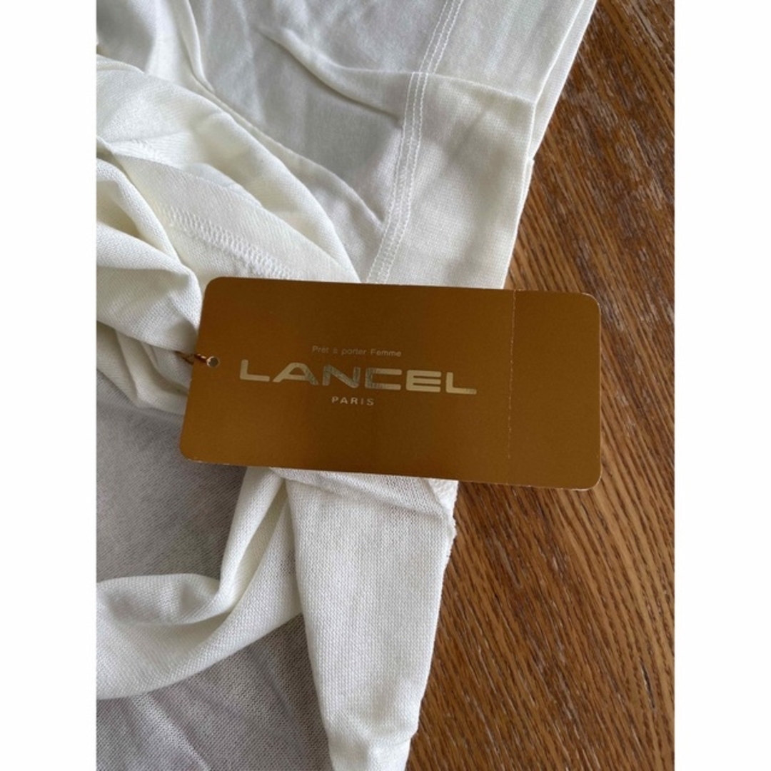 LANCEL(ランセル)の【LANCEL 】サマーニット　白　新品未使用タグ付き！定価25000円のお品！ レディースのトップス(カットソー(半袖/袖なし))の商品写真