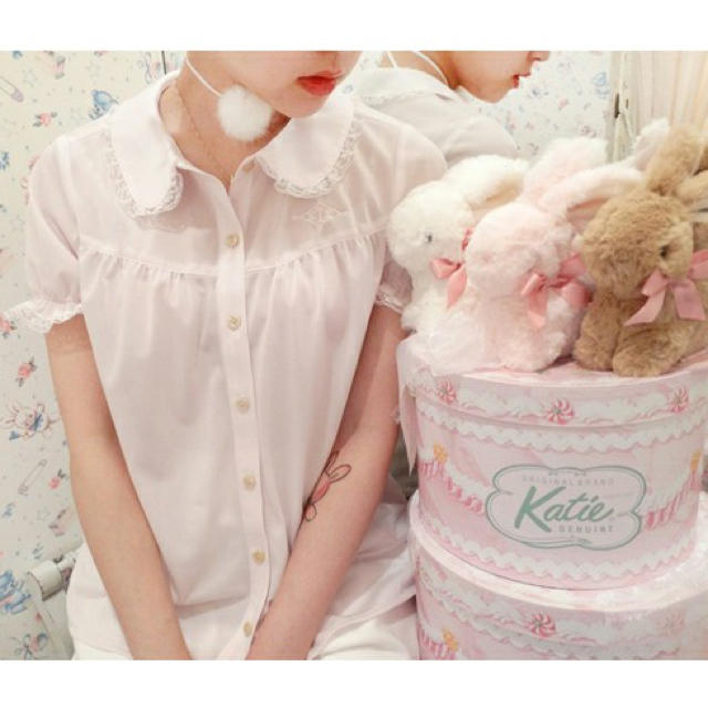 Katie(ケイティー)のKatie♡ブラウス レディースのトップス(シャツ/ブラウス(半袖/袖なし))の商品写真