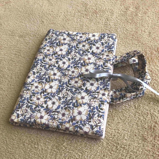 美品】リバティ アクセサリーポーチ ケースの通販 by ひなた|ラクマ