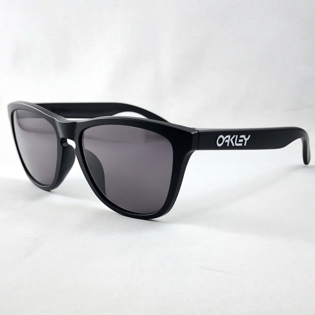 Oakley(オークリー)のOAKLEYオークリー9245ダークグレーサングラスフロッグスキンD0 メンズのファッション小物(サングラス/メガネ)の商品写真