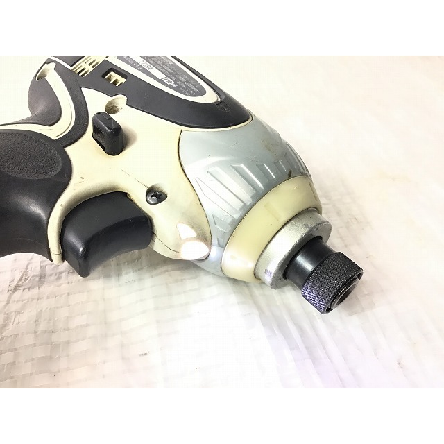 j☆中古品☆makita マキタ 14.4V 充電式インパクトドライバ TD131DRFXW 白/ホワイト バッテリー2個(3.0Ah) 充電器 ケース付 70209
