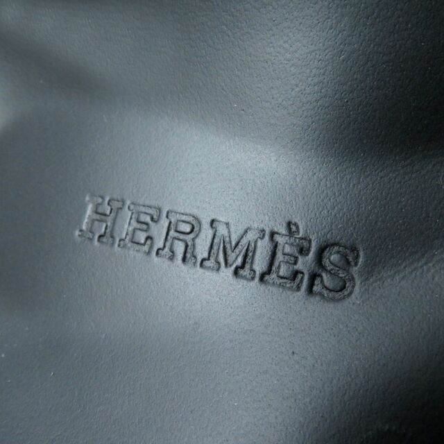 Hermes(エルメス)の極美品◎イタリア製 21年 HERMES エルメス シプレ FR2111152 レディース スウェードレザー フラットサンダル 黒×マスタード 37 箱・袋付き レディースの靴/シューズ(サンダル)の商品写真