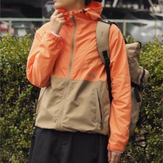 ノースフェイス(THE NORTH FACE) ベージュ ナイロンジャケット