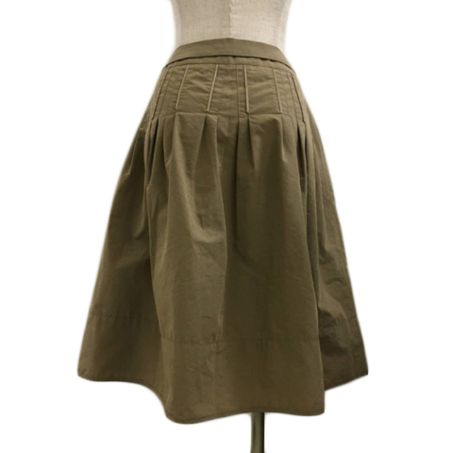 TO BE CHIC(トゥービーシック)のトゥービーシック スカート フレア ギャザー 膝丈 無地 40 ベージュ レディースのスカート(ひざ丈スカート)の商品写真