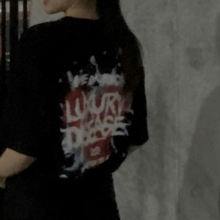 ワンオクロック(ONE OK ROCK)の【ONE OK ROCK】Luxury disease ハートTシャツ　XL(Tシャツ/カットソー(半袖/袖なし))