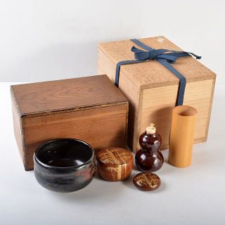 茶道具　唐草蒔絵　唐桑茶箱　黒楽茶碗　棗など　五点まとめて　時代箱　DR5732(その他)