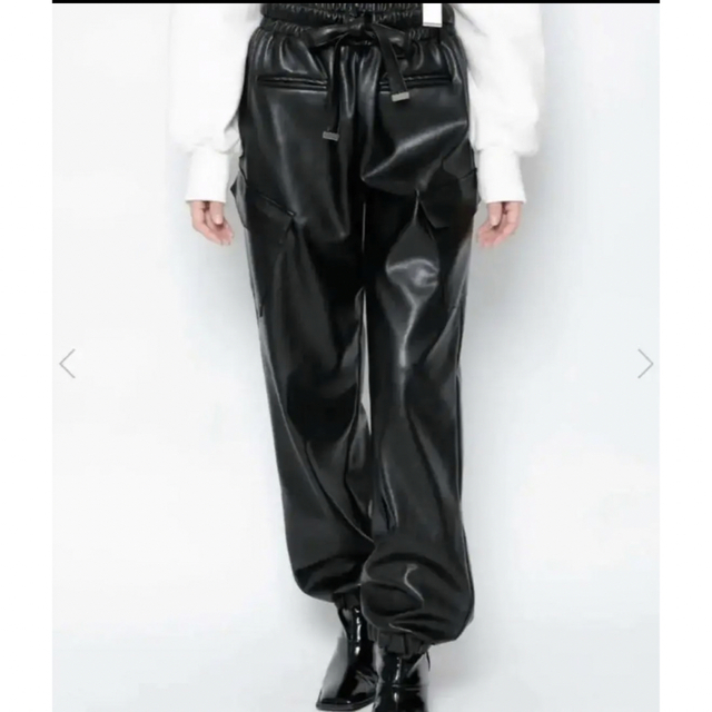 Bubbles(バブルス)のmelt the lady  leather parachute pants レディースのパンツ(カジュアルパンツ)の商品写真