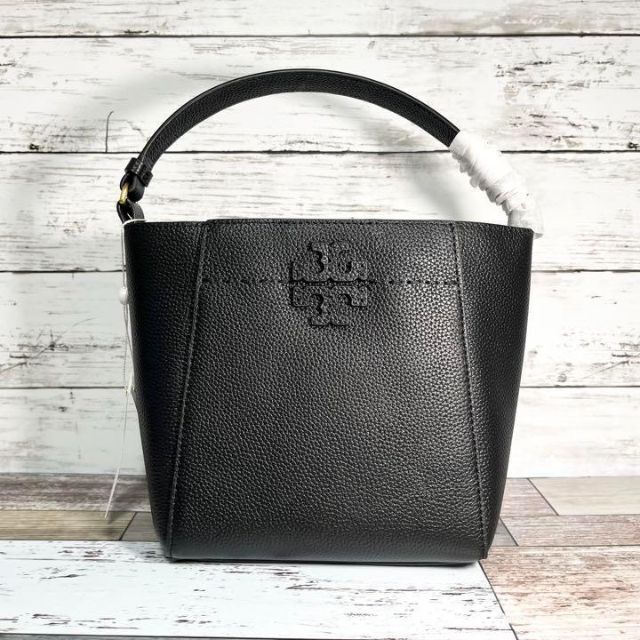 Tory Burch(トリーバーチ)の【新品】トリーバーチMCGRAW SMALL BUCKET ブラック レディースのバッグ(ショルダーバッグ)の商品写真