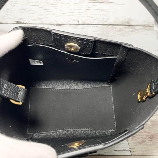 Tory Burch(トリーバーチ)の【新品】トリーバーチMCGRAW SMALL BUCKET ブラック レディースのバッグ(ショルダーバッグ)の商品写真