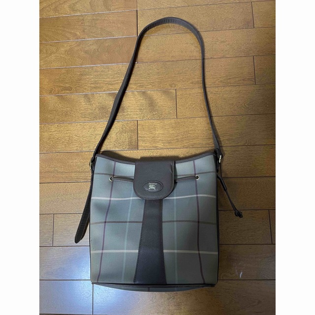 BURBERRY(バーバリー)の＊お値下げ致しました＊バーバリー　ショルダーバッグ　ノバチェック レディースのバッグ(ショルダーバッグ)の商品写真