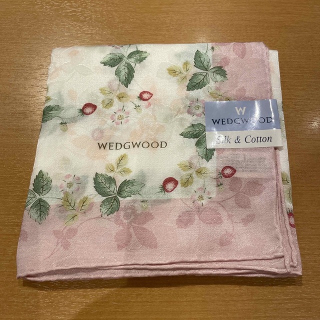 WEDGWOOD(ウェッジウッド)のウェッジウッド大判シルク混スカーフ レディースのファッション小物(バンダナ/スカーフ)の商品写真