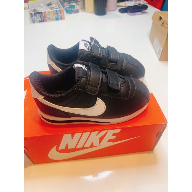 NIKE(ナイキ)のNIKE スニーカー　ブラック　新品　16cm キッズ/ベビー/マタニティのキッズ靴/シューズ(15cm~)(スニーカー)の商品写真