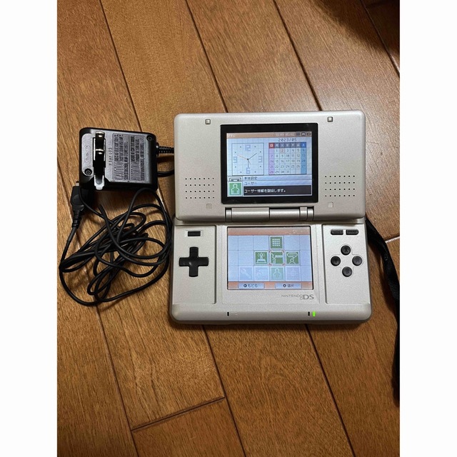 Nintendo DS 本体 エンタメ/ホビーのゲームソフト/ゲーム機本体(携帯用ゲーム機本体)の商品写真