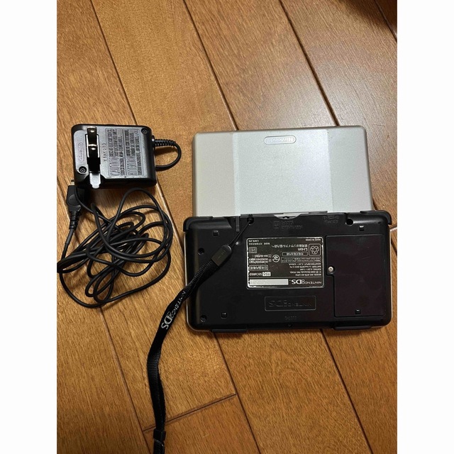 Nintendo DS 本体 エンタメ/ホビーのゲームソフト/ゲーム機本体(携帯用ゲーム機本体)の商品写真
