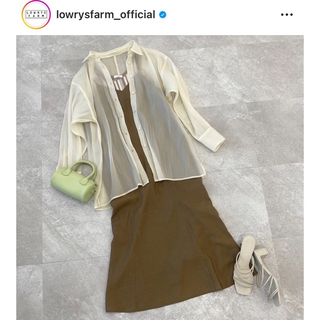 LOWRYS FARM(ローリーズファーム)のローリーズファーム　シャンブレーボックスシャツ　シアーシャツ　Fサイズ レディースのトップス(シャツ/ブラウス(長袖/七分))の商品写真