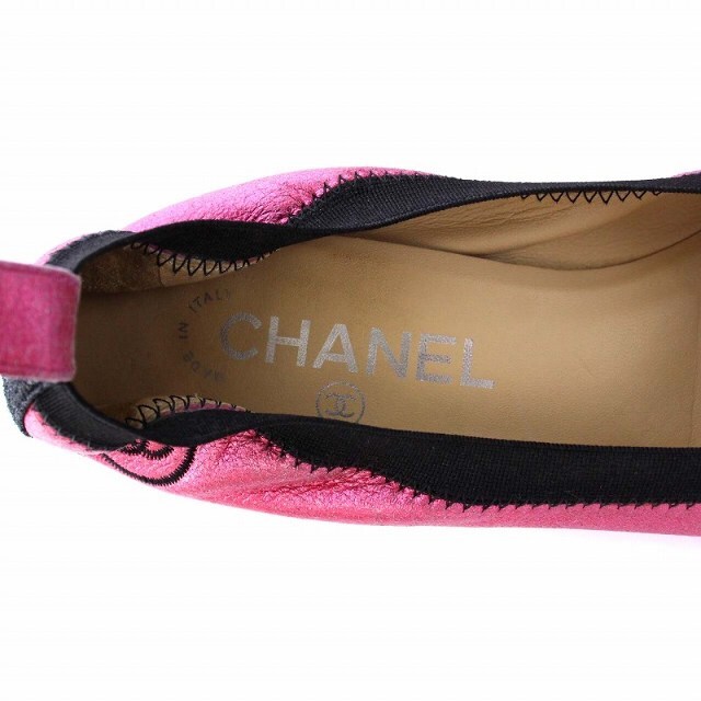 CHANEL(シャネル)のシャネル ラウンドトゥ パンプス チャンキーヒール ココマーク レザー 38C レディースの靴/シューズ(ハイヒール/パンプス)の商品写真