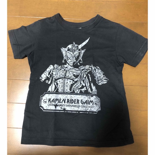 UNIQLO(ユニクロ)の仮面ライダー鎧武　Tシャツ　綿　100% ユニクロ キッズ/ベビー/マタニティのキッズ服男の子用(90cm~)(Tシャツ/カットソー)の商品写真