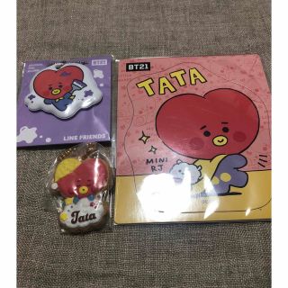 ビーティーイシビル(BT21)のbt21 TATA チャーム2個　マグネット(アイドルグッズ)