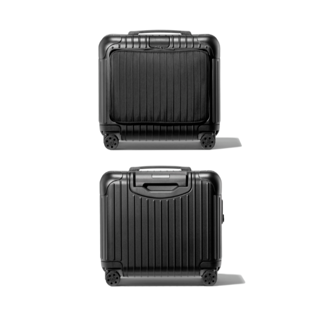 あす楽対応】 RIMOWA - 新品未使用 リモワ エッセンシャル スリーブ