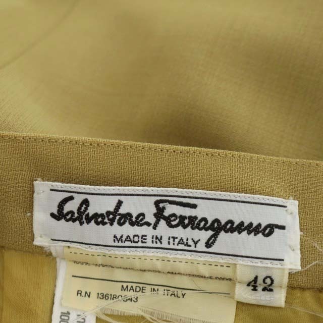 Salvatore Ferragamo(サルヴァトーレフェラガモ)のサルヴァトーレフェラガモ スカート タイト 膝丈 タック 42 イエローベージュ レディースのスカート(ひざ丈スカート)の商品写真