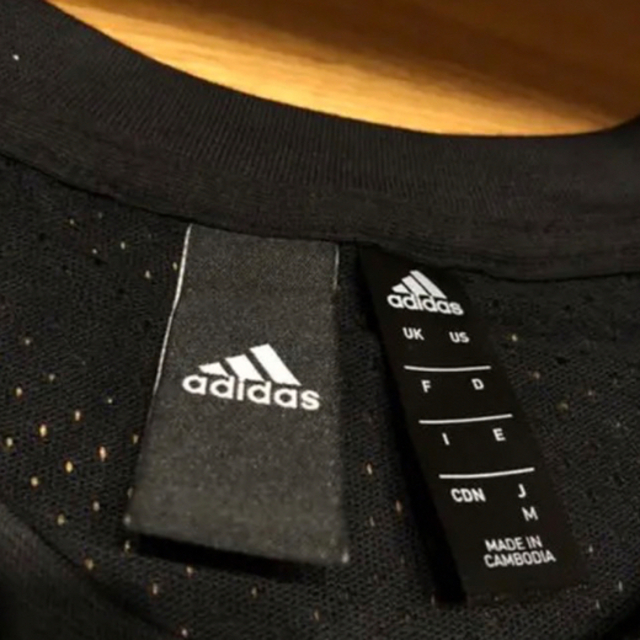 adidas(アディダス)のadidasＴシャツ　Ｍ　新品 メンズのトップス(Tシャツ/カットソー(半袖/袖なし))の商品写真