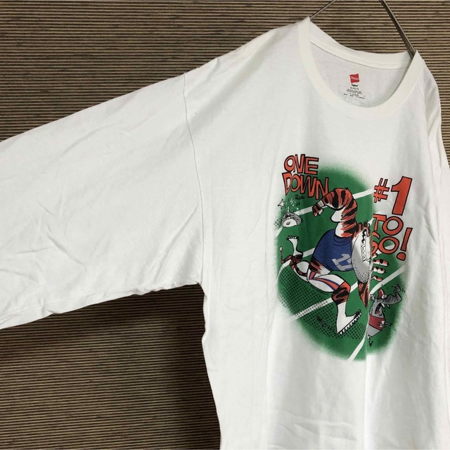 Hanes(ヘインズ)の【ヘインズ】ロンT　アニマル　タイガー　ゾウ　アメフト　トラ　長袖Tシャツ39 メンズのトップス(Tシャツ/カットソー(七分/長袖))の商品写真