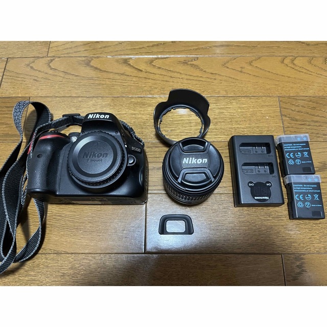 Nikon D5100（標準レンズ、バッテリー付属）