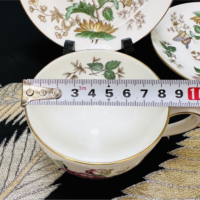 希少WEDG WOOD ウェッジウッド黒壺 牡丹蝶々絵 カップ＆ソーサー 2客-