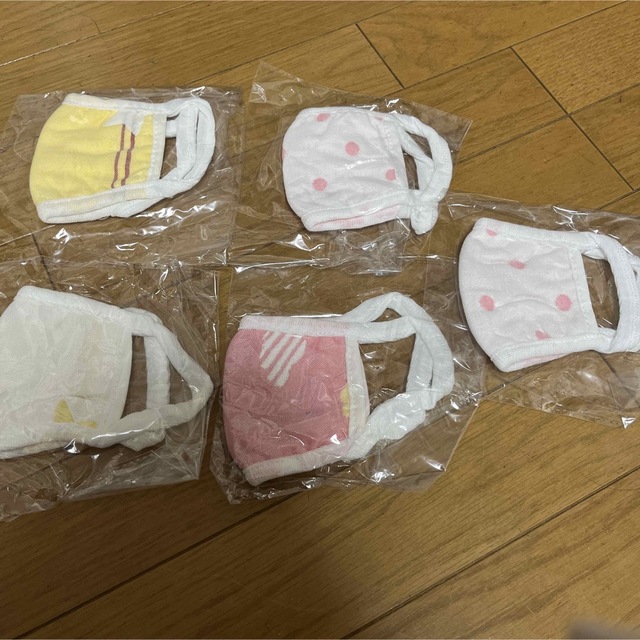 布マスク　5枚セット キッズ/ベビー/マタニティのこども用ファッション小物(その他)の商品写真