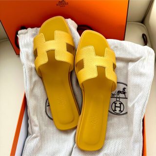 エルメス(Hermes)の【新品未使用】エルメス オラン ジョーヌサーブル ヴォー・エプソン イエロー(サンダル)