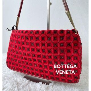ボッテガ(Bottega Veneta) ショルダーバッグ(レディース)（レッド/赤色 