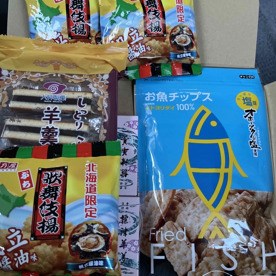 るか様専用 標津羊羹＆羊羹カステラ10本入＆鮭チップス＆歌舞伎揚2袋北海道限定 食品/飲料/酒の食品(菓子/デザート)の商品写真