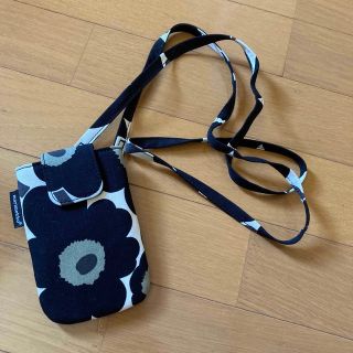 マリメッコ(marimekko)のマリメッコ　ショルダーケース　スマホ　肩掛け(ネックストラップ)