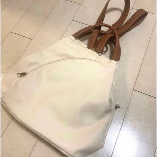 ザラ(ZARA)のDAZY 2wayリュック　ハンドバッグ　ホワイト(リュック/バックパック)