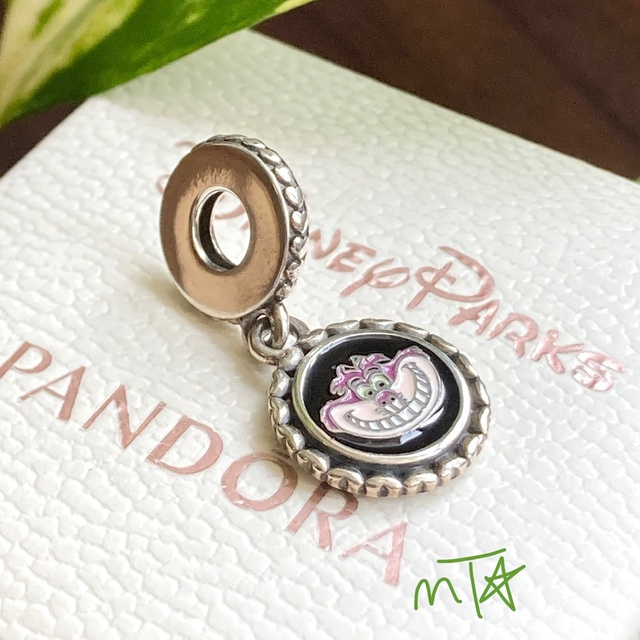 Disney(ディズニー)のPandora Disney Parks Cheshire Cat Alice レディースのアクセサリー(チャーム)の商品写真