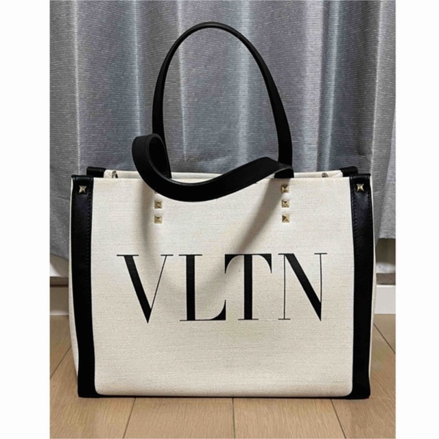 VALENTINO - ヴァレンティノ VLTN トートバッグ キャンバストートの