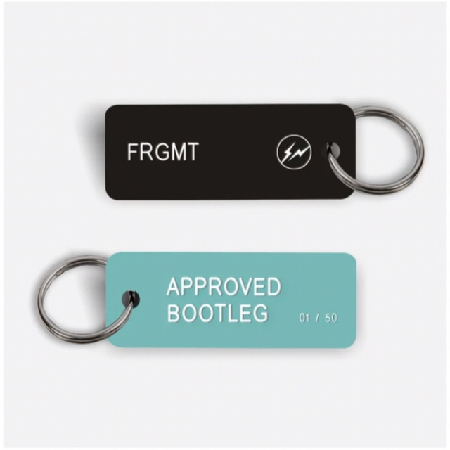 FRAGMENT(フラグメント)のfragment design × Various Keytags メンズのファッション小物(キーホルダー)の商品写真