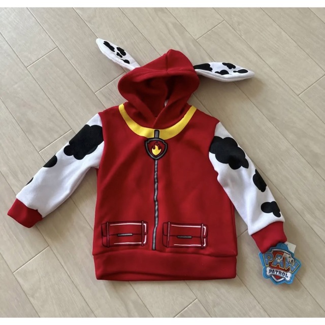 パウパトロール新品タグ付きフード付きトップス長袖　Paw patrol  キッズ/ベビー/マタニティのキッズ服男の子用(90cm~)(ニット)の商品写真