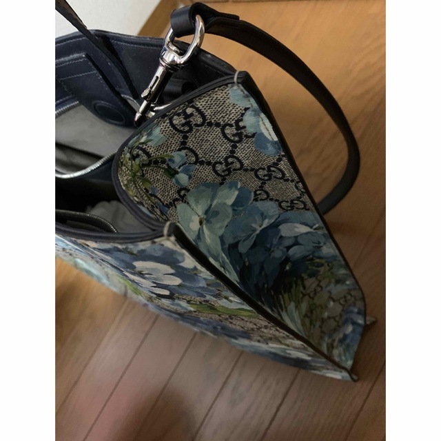 GUCCI GGブルームストートバッグフラワー 花柄 PVC レザー ベージュ