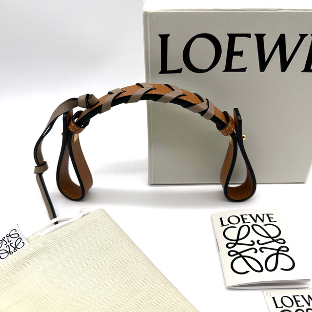 LOEWE(ロエベ)の【美品】LOEWE ロエベ アナグラム ブレイテッド ショート バッグストラップ レディースのバッグ(その他)の商品写真