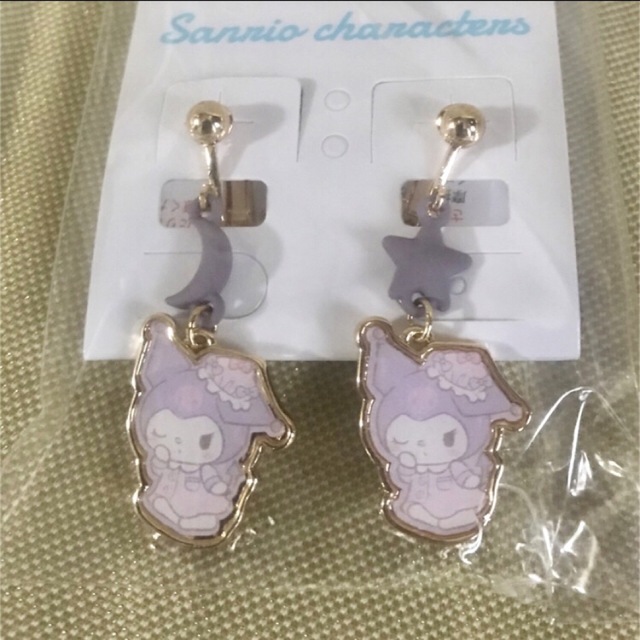 サンリオ(サンリオ)のサンリオ💜クロミ💜イヤリング💜ムーン&スター 💜 エンタメ/ホビーのおもちゃ/ぬいぐるみ(キャラクターグッズ)の商品写真