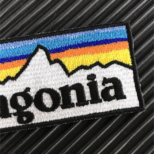 patagonia(パタゴニア)のPATAGONIA フィッツロイ&SUNSET アイロンワッペン2枚セット 48 レディースのバッグ(その他)の商品写真