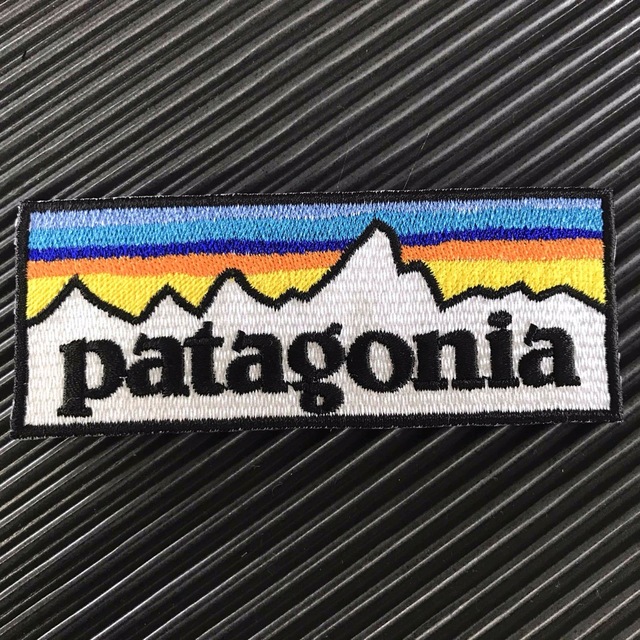 patagonia(パタゴニア)のPATAGONIA フィッツロイ&SUNSET アイロンワッペン2枚セット 48 レディースのバッグ(その他)の商品写真