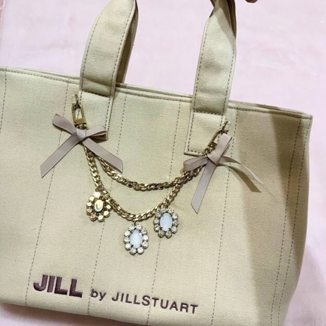 JILL by JILLSTUART(ジルバイジルスチュアート)のジュエルリボントートバッグ／ジルバイジルスチュアート レディースのバッグ(トートバッグ)の商品写真