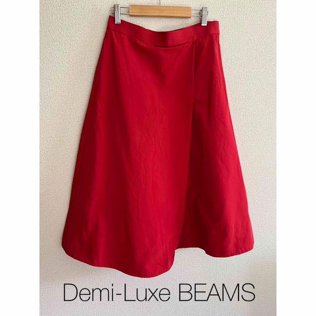 Demi-Luxe BEAMS(デミルクスビームス)のDemi-Luxe BEAMS デミルクスビームス タフタフレアスカート赤 38 レディースのスカート(ひざ丈スカート)の商品写真