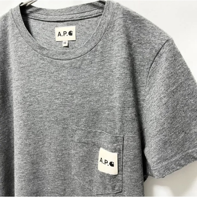 A.P.C(アーペーセー)の【超美品】A.P.C.×カーハートコラボ男女兼用 筋トレ男子タイトに着てもよき！ メンズのトップス(Tシャツ/カットソー(半袖/袖なし))の商品写真