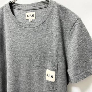 アーペーセー(A.P.C)の【超美品】A.P.C.×カーハートコラボ男女兼用 筋トレ男子タイトに着てもよき！(Tシャツ/カットソー(半袖/袖なし))