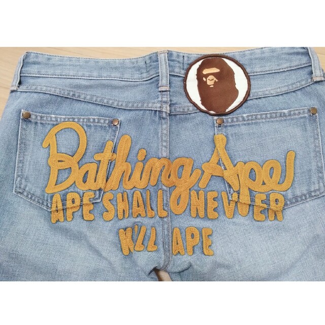 A BATHING APE(アベイシングエイプ)の☆A BATHING APE✨デニムパンツ☆ レディースのパンツ(デニム/ジーンズ)の商品写真