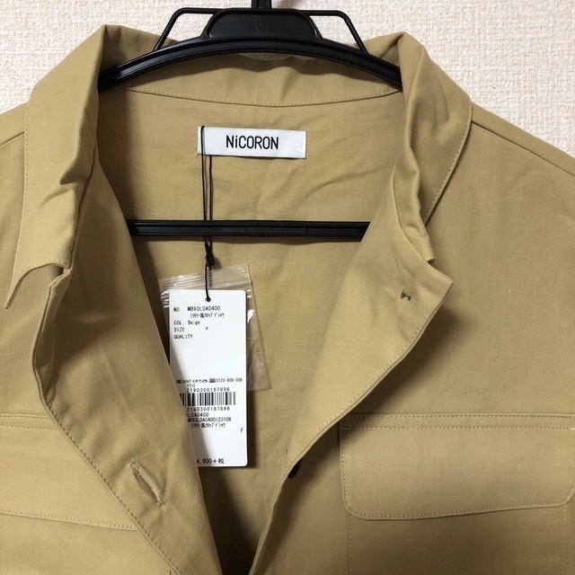 【新品】NiCORON　ミリタリー風クロップドシャツ　綿100% レディースのジャケット/アウター(ミリタリージャケット)の商品写真