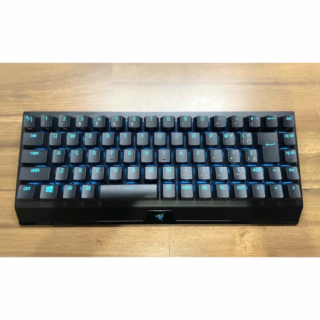 Razer(レイザー)のRAZER BLACKWIDOW V3 MINI 緑軸 使用僅か スマホ/家電/カメラのPC/タブレット(PC周辺機器)の商品写真